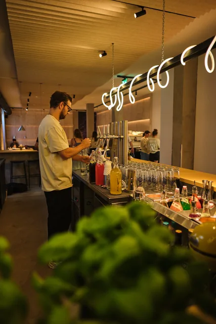 Eröffnungsabend an der Bar