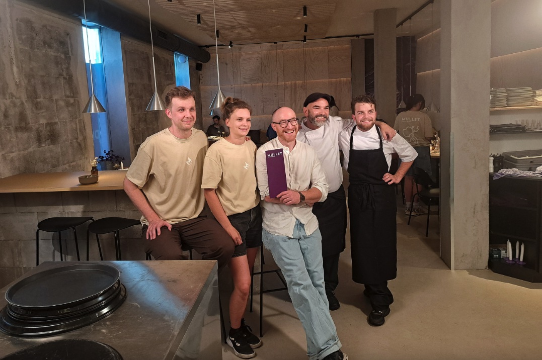 Das Team des Mullet in der offenen Küche